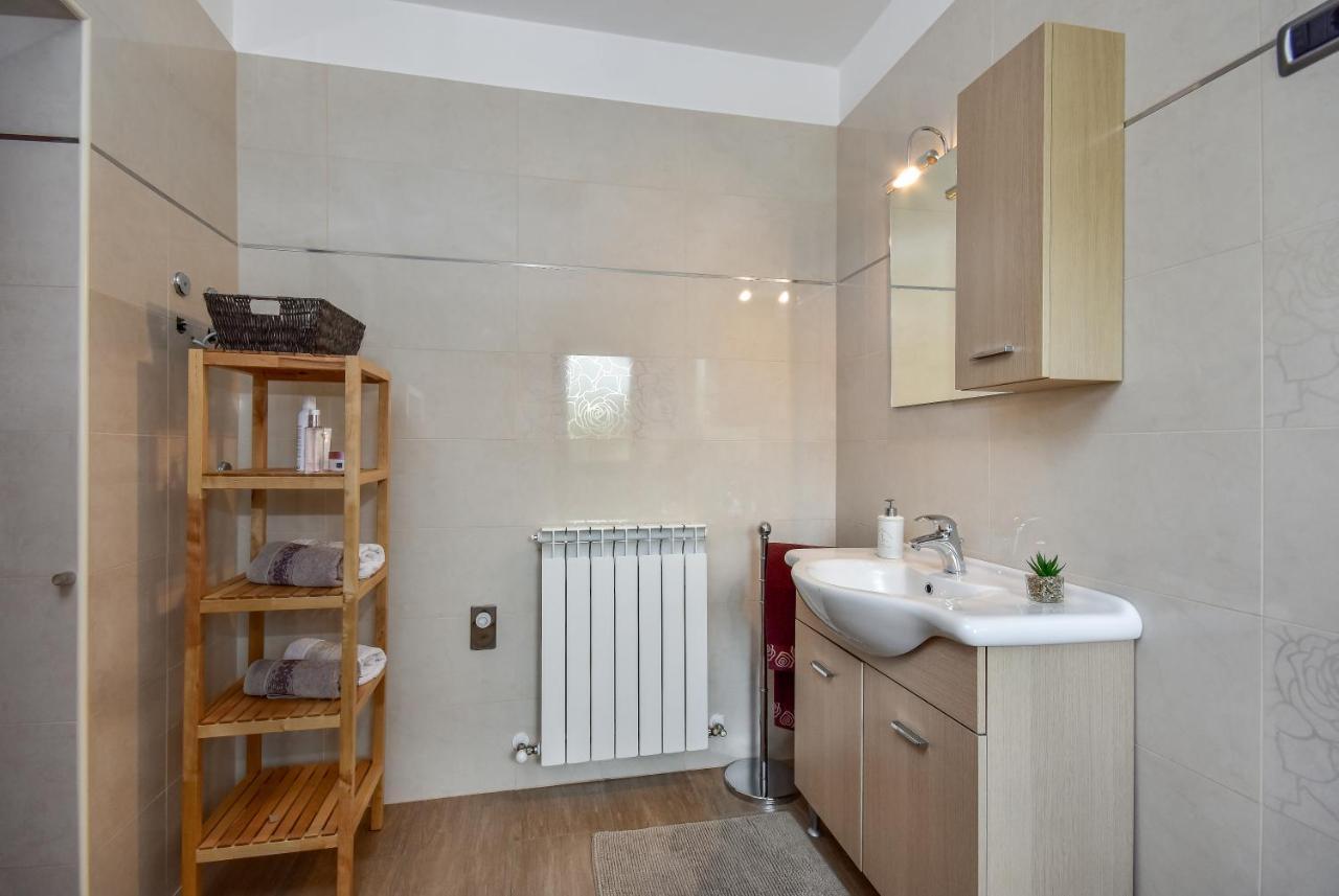 Apartman Grabar Roc Luaran gambar